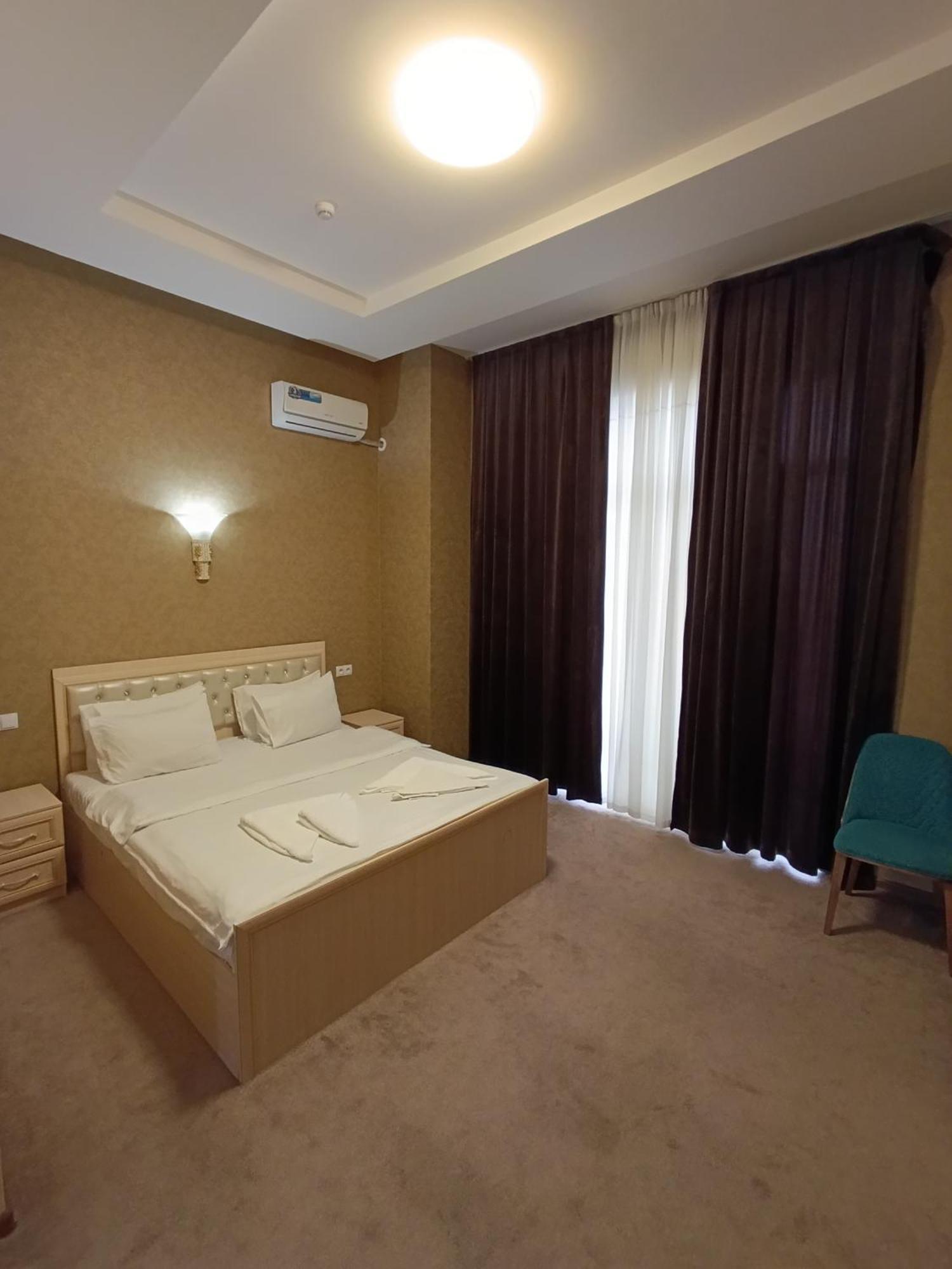 Grand Caravan Tashkent Esterno foto
