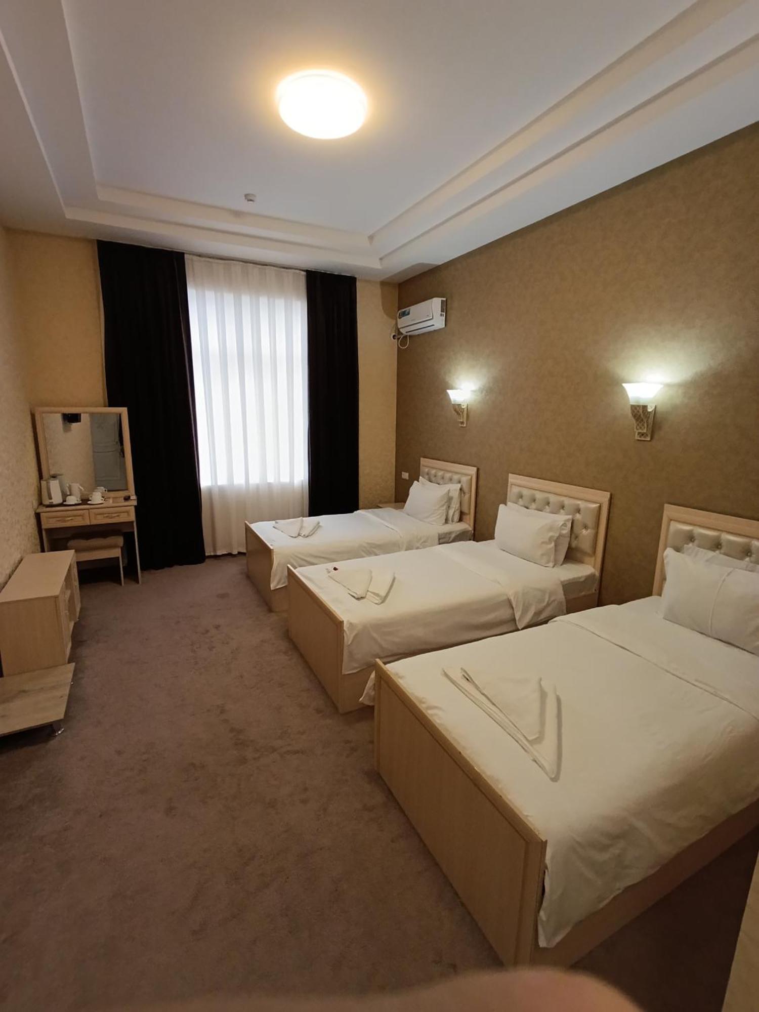 Grand Caravan Tashkent Esterno foto