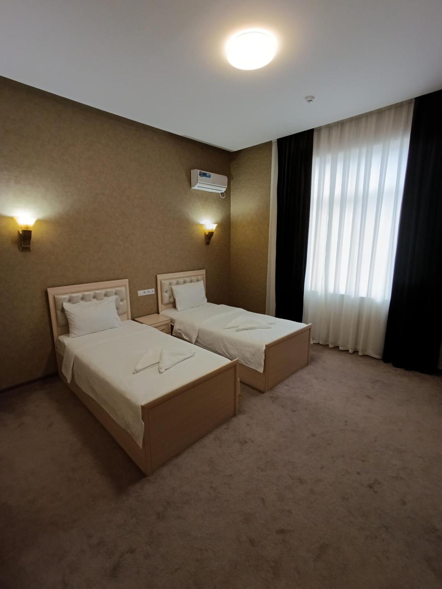 Grand Caravan Tashkent Esterno foto